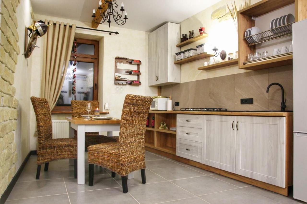 Гетьманські Палати , Старе Місто, 2 Спальні, Балкон-Тераса , 85 М Кв Kamyanets-Podilski Dış mekan fotoğraf